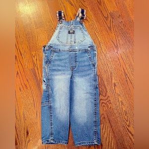 Kids 3T  OSHKOSH BGOSH overalls.. worn once 10/10 condition…Genuine Classic